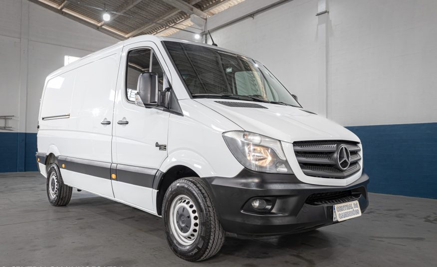 MERCEDES BENZ SPRINTER 415 FURGÃO ANO 2019 COMPLETA