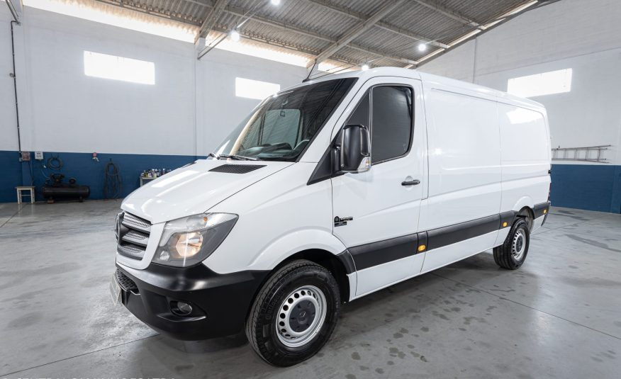 MERCEDES BENZ SPRINTER 415 FURGÃO ANO 2019 COMPLETA