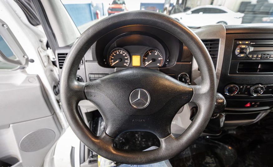 MERCEDES BENZ SPRINTER 415 FURGÃO ANO 2019 COMPLETA