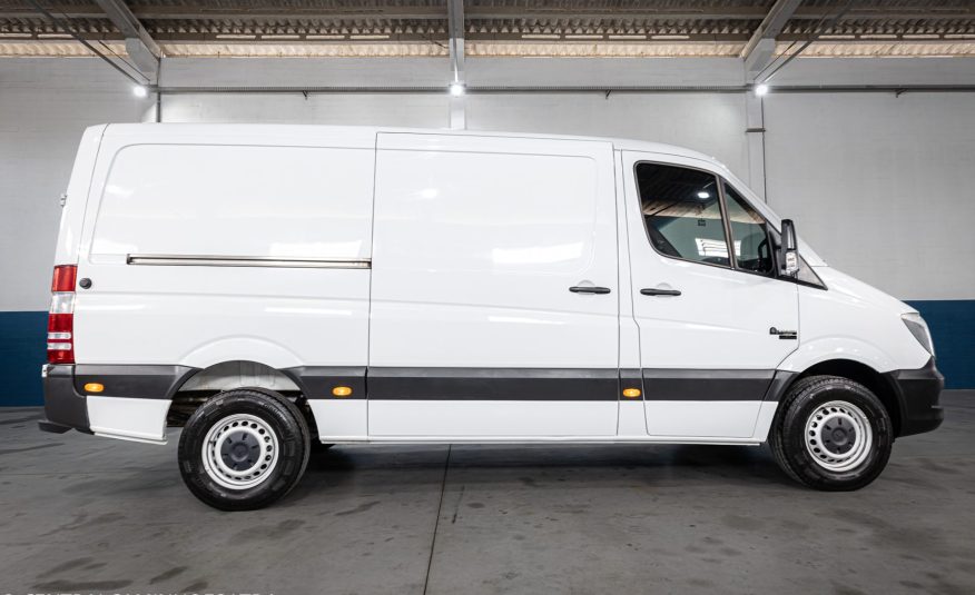 MERCEDES BENZ SPRINTER 415 FURGÃO ANO 2019 COMPLETA