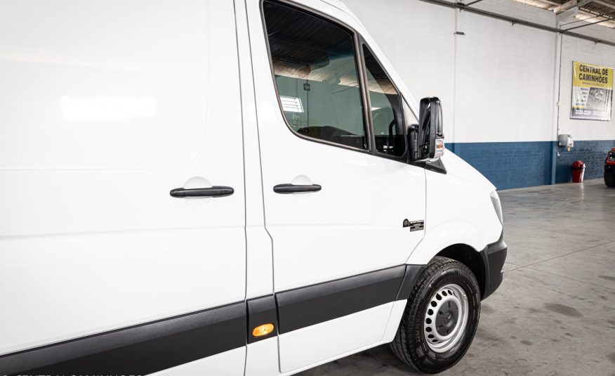 MERCEDES BENZ SPRINTER 415 FURGÃO ANO 2019 COMPLETA