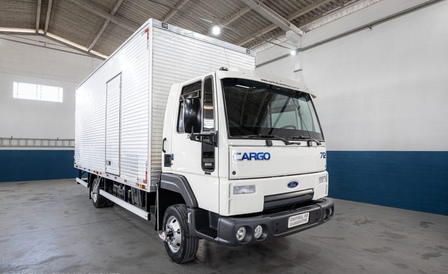 FORD CARGO 712 ANO 2009 COM BAU DE 6.20M