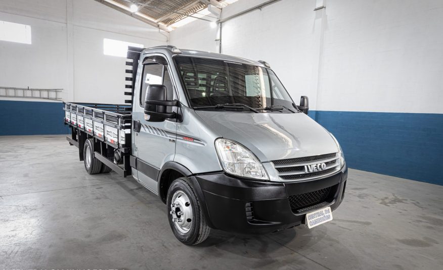 IVECO DAILY 55C16 ANO 2010 NA CARROCERIA DE 4.40M