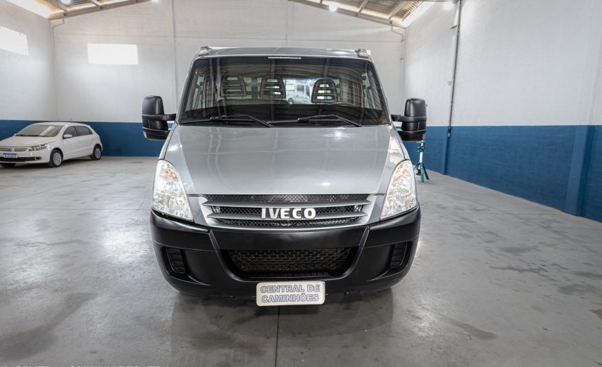 IVECO DAILY 55C16 ANO 2010 NA CARROCERIA DE 4.40M