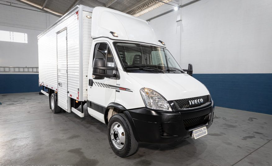 IVECO DAILY 70C17 ANO 2019 COMPLETA NO BAU