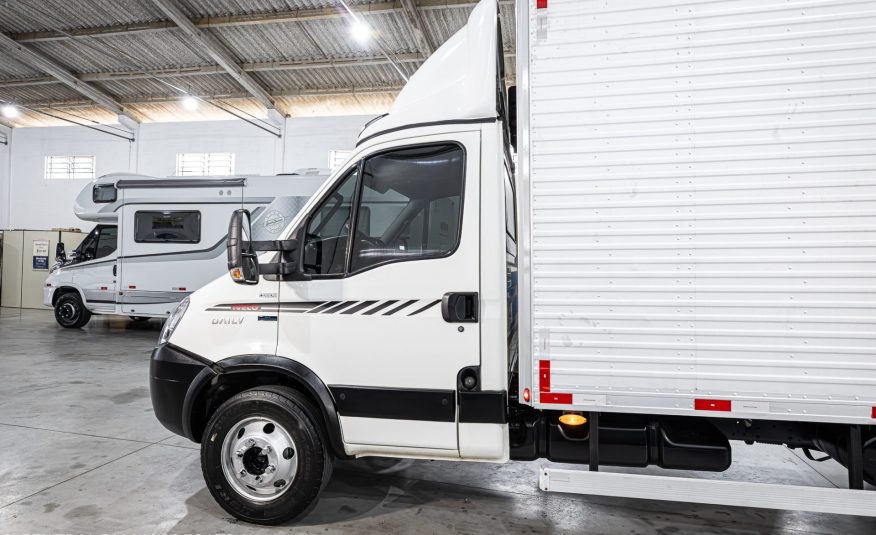 IVECO DAILY 70C17 ANO 2019 COMPLETA NO BAU