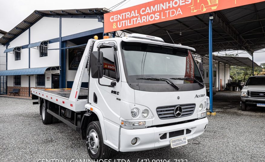 MERCEDES BENZ ACCELO 915C ANO 2012 NA PLATAFORMA DE 6M