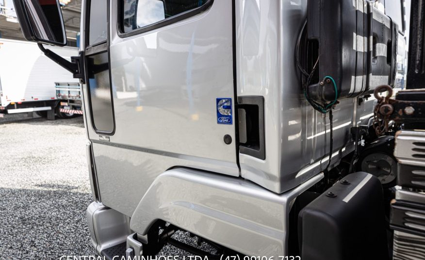 FORD CARGO 815 S ANO 2005 COM CARROCERIA DE 5.50M