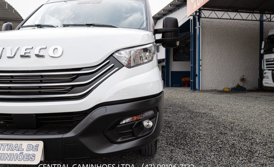 IVECO DAILY MINIBUS 50.180 ANO 2024 COMPLETA 21 LUGARES