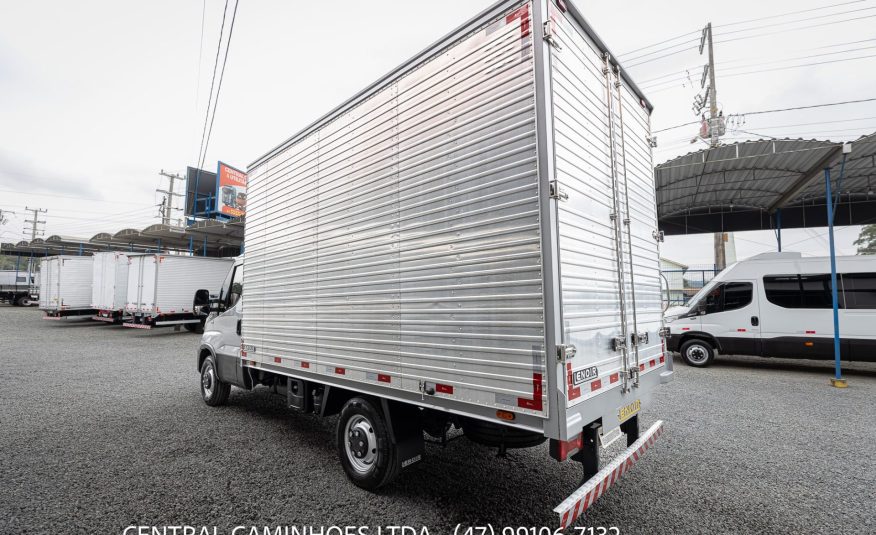 IVECO DAILY 35.150 ANO 2021 COM BAÚ
