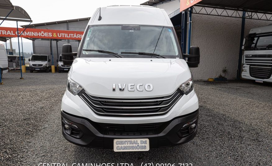 IVECO DAILY MINIBUS 50.180 ANO 2024 COMPLETA 21 LUGARES