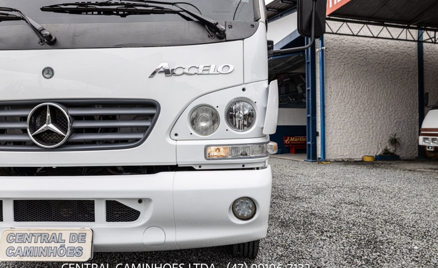 MERCEDES BENZ ACCELO 915C ANO 2012 NA PLATAFORMA DE 6M