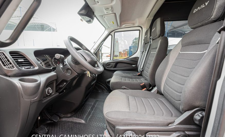 IVECO DAILY MINIBUS 50.180 ANO 2024 COMPLETA 21 LUGARES