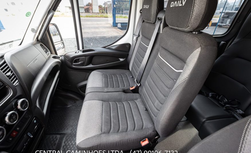 IVECO DAILY MINIBUS 50.180 ANO 2024 COMPLETA 21 LUGARES