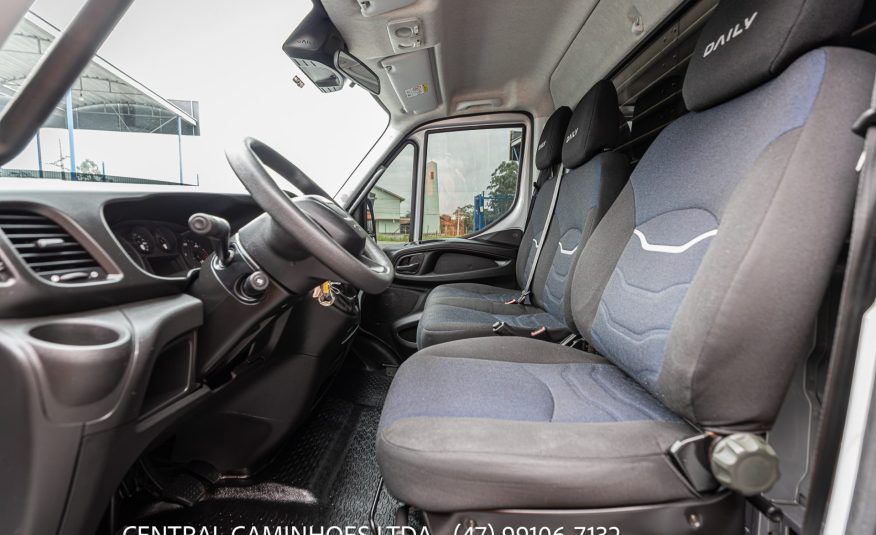 IVECO DAILY 35.150 ANO 2021 COM BAÚ