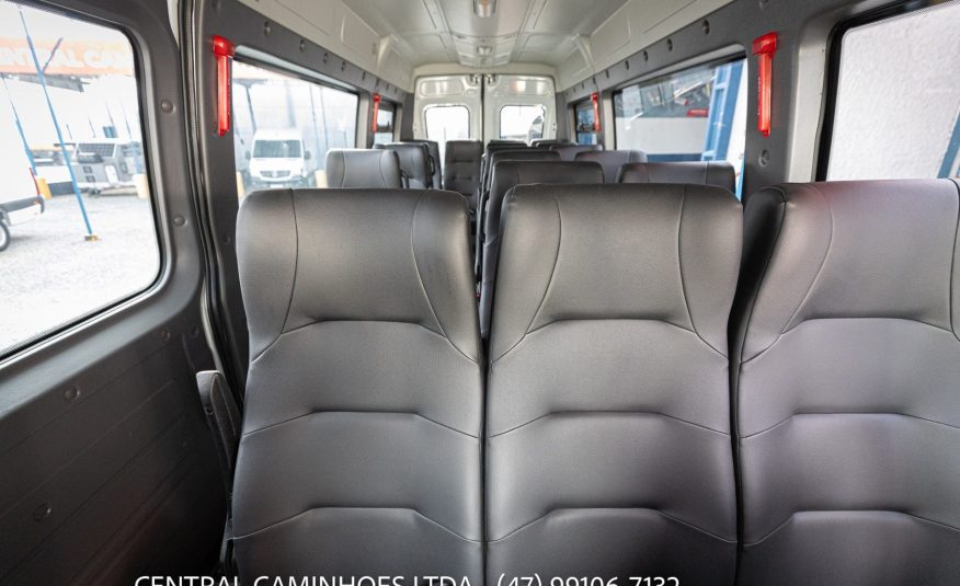 IVECO DAILY MINIBUS 50.180 ANO 2024 COMPLETA 21 LUGARES