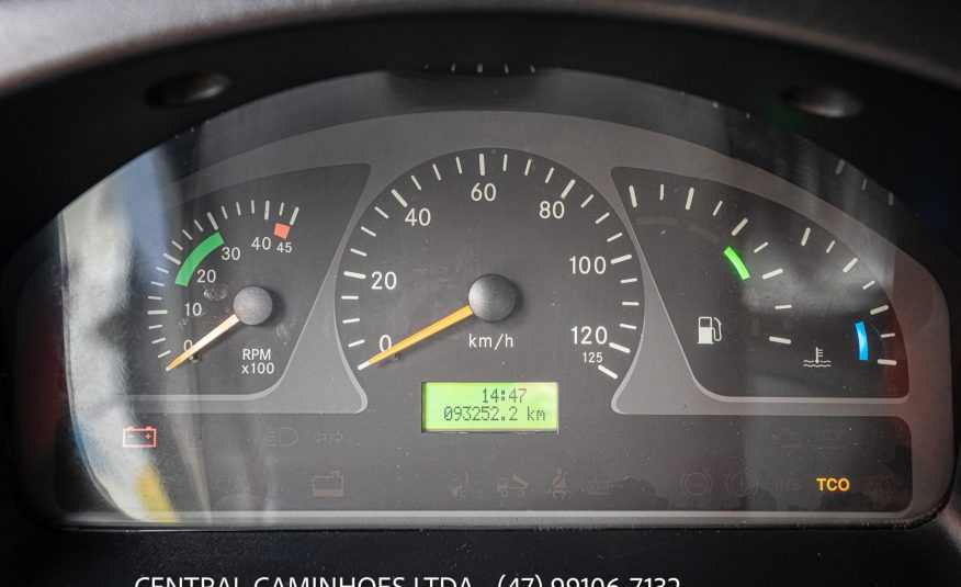 MERCEDES BENZ ACCELO 715C ANO 2006