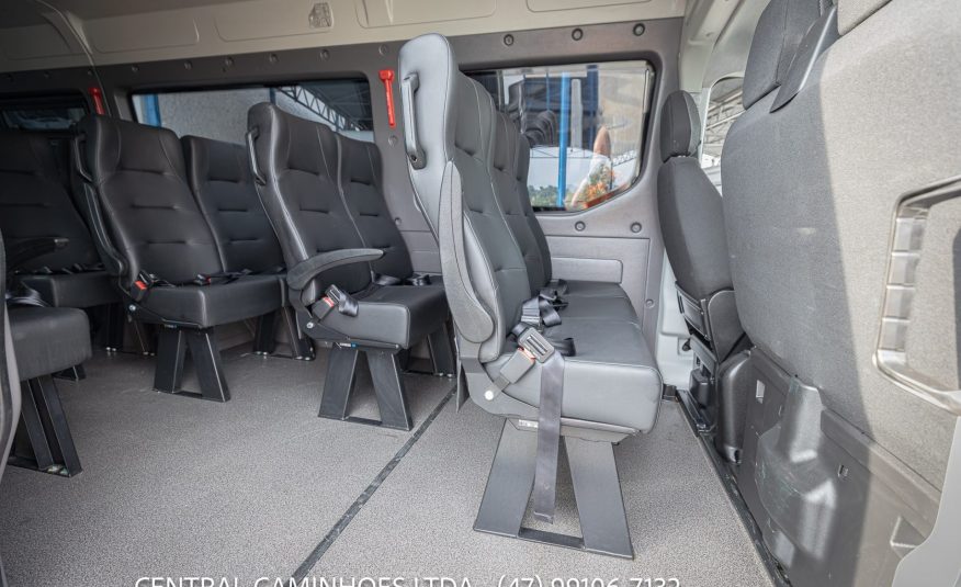 IVECO DAILY MINIBUS 50.180 ANO 2024 COMPLETA 21 LUGARES