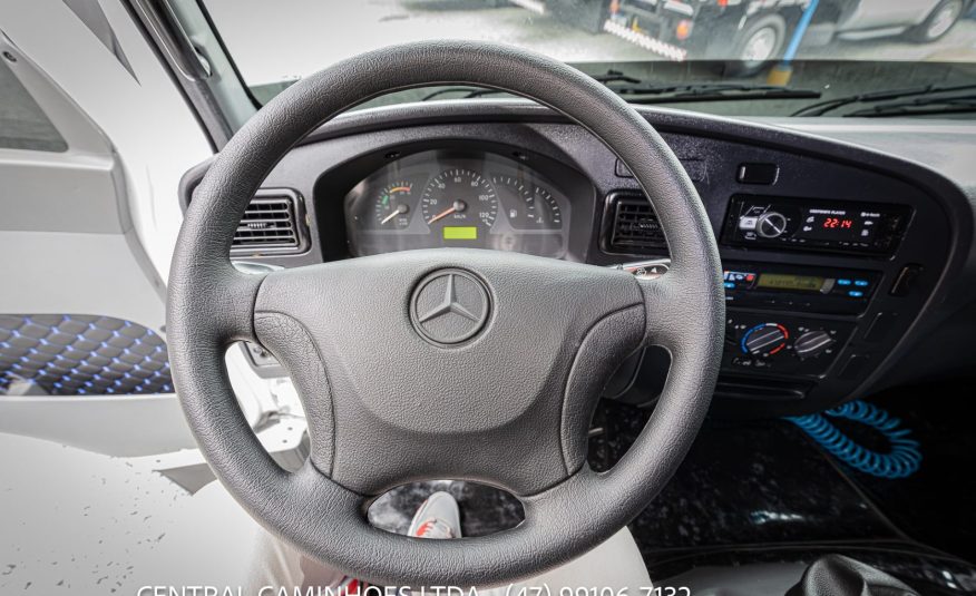 MERCEDES BENZ ACCELO 915C ANO 2012 NA PLATAFORMA DE 6M