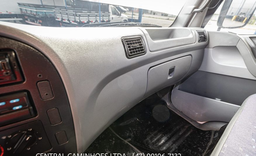 MERCEDES BENZ ACCELO 715C ANO 2006