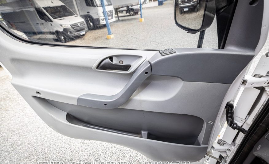 MERCEDES BENZ ACCELO 715C ANO 2006