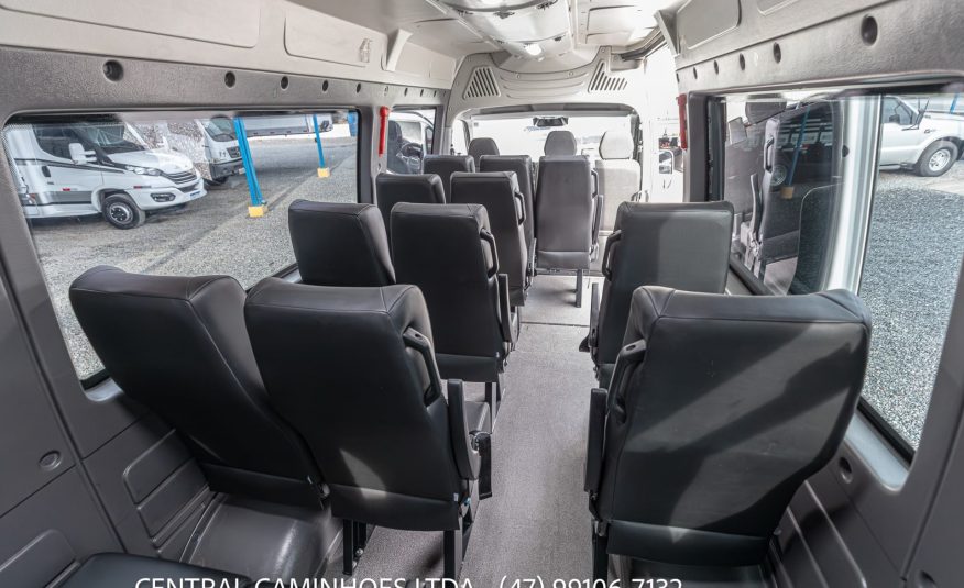 IVECO DAILY MINIBUS 50.180 ANO 2024 COMPLETA 21 LUGARES