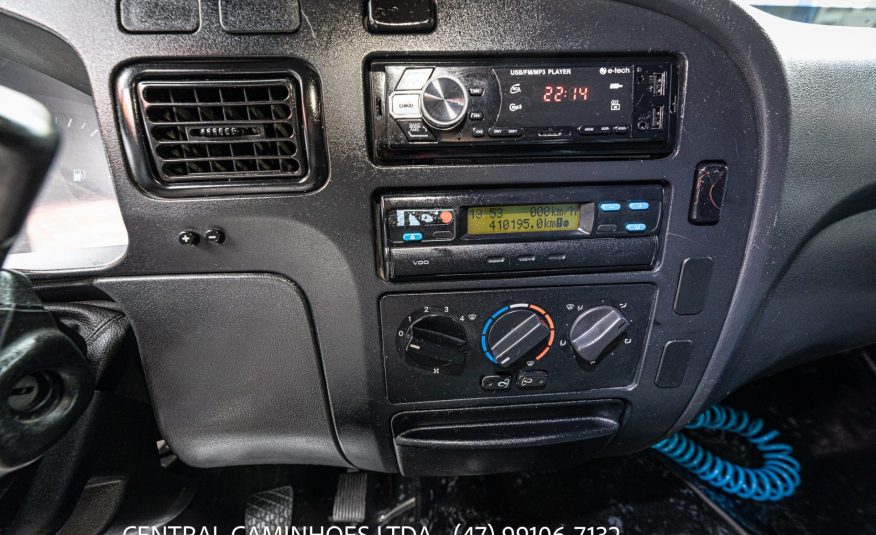 MERCEDES BENZ ACCELO 915C ANO 2012 NA PLATAFORMA DE 6M