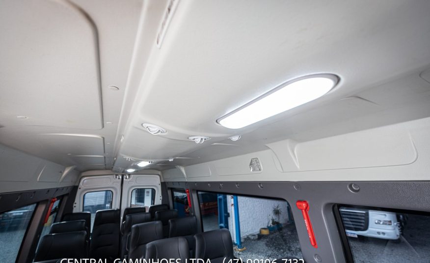 IVECO DAILY MINIBUS 50.180 ANO 2024 COMPLETA 21 LUGARES