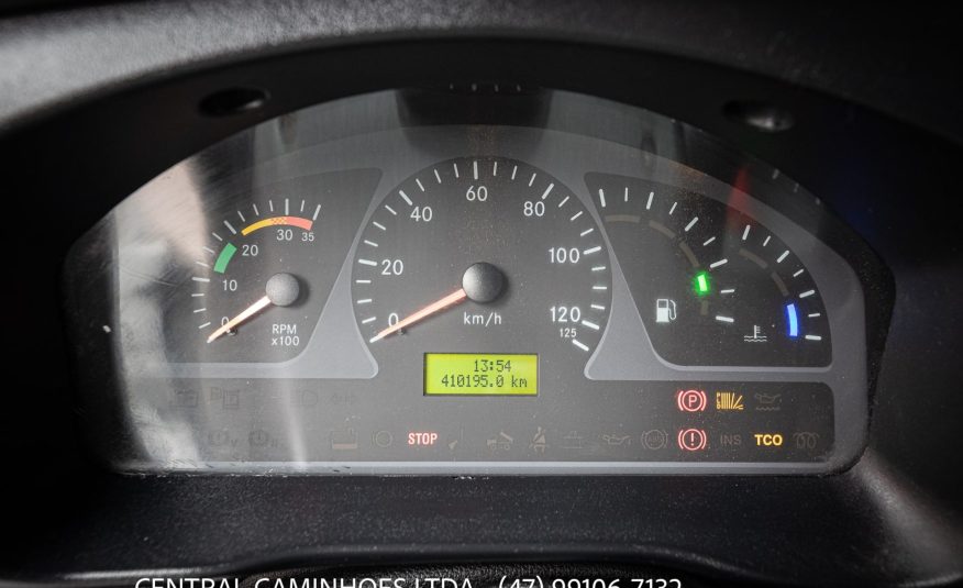 MERCEDES BENZ ACCELO 915C ANO 2012 NA PLATAFORMA DE 6M