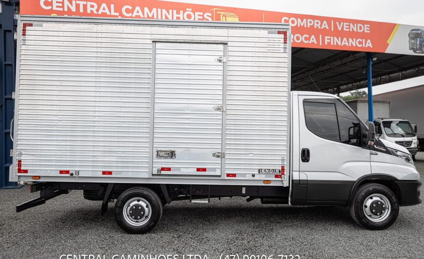 IVECO DAILY 35.150 ANO 2021 COM BAÚ