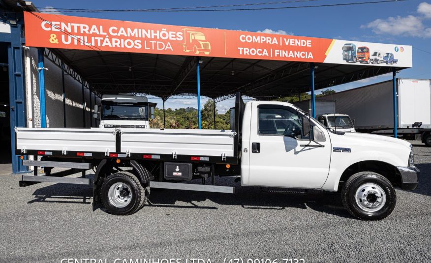 F-4000 4X2 ANO 2007 COM CARROCERIA NOVA DE LATA E FERRO