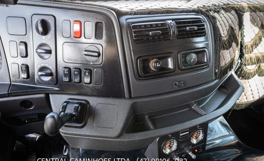 MERCEDES BENZ ATEGO 2430 6X2 ANO 2019 TETO ALTO GABINADO AUTOMÁTICO