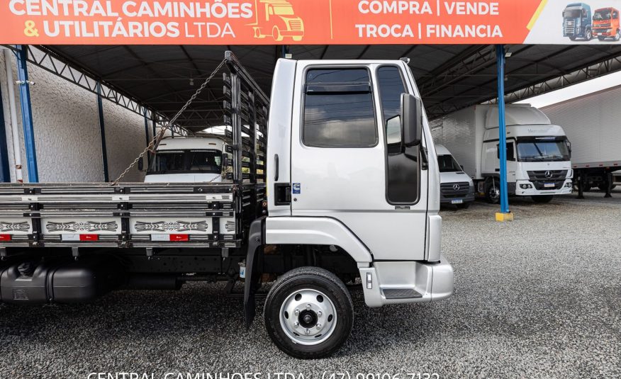 FORD CARGO 815 S ANO 2005 COM CARROCERIA DE 5.50M
