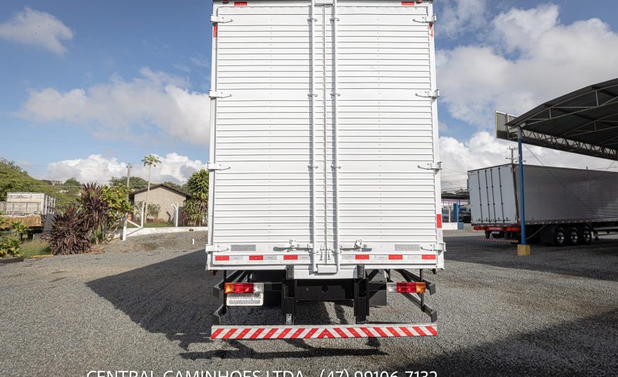 MERCEDES BENZ ATEGO 2430 6X2 ANO 2019 TETO ALTO GABINADO AUTOMÁTICO