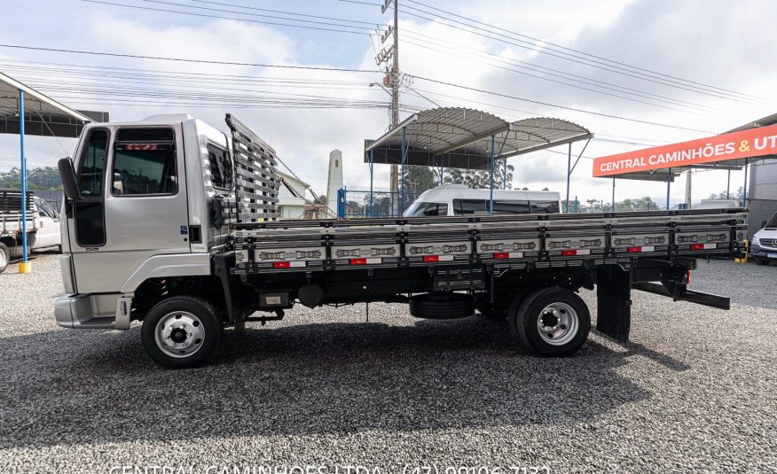 FORD CARGO 815 S ANO 2005 COM CARROCERIA DE 5.50M