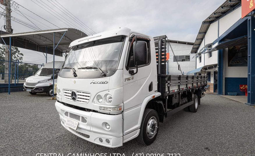 MERCEDES BENZ ACCELO 715C ANO 2006