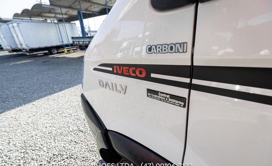 IVECO DAILY 70C17 ANO 2019 NO BAU COMPLETA