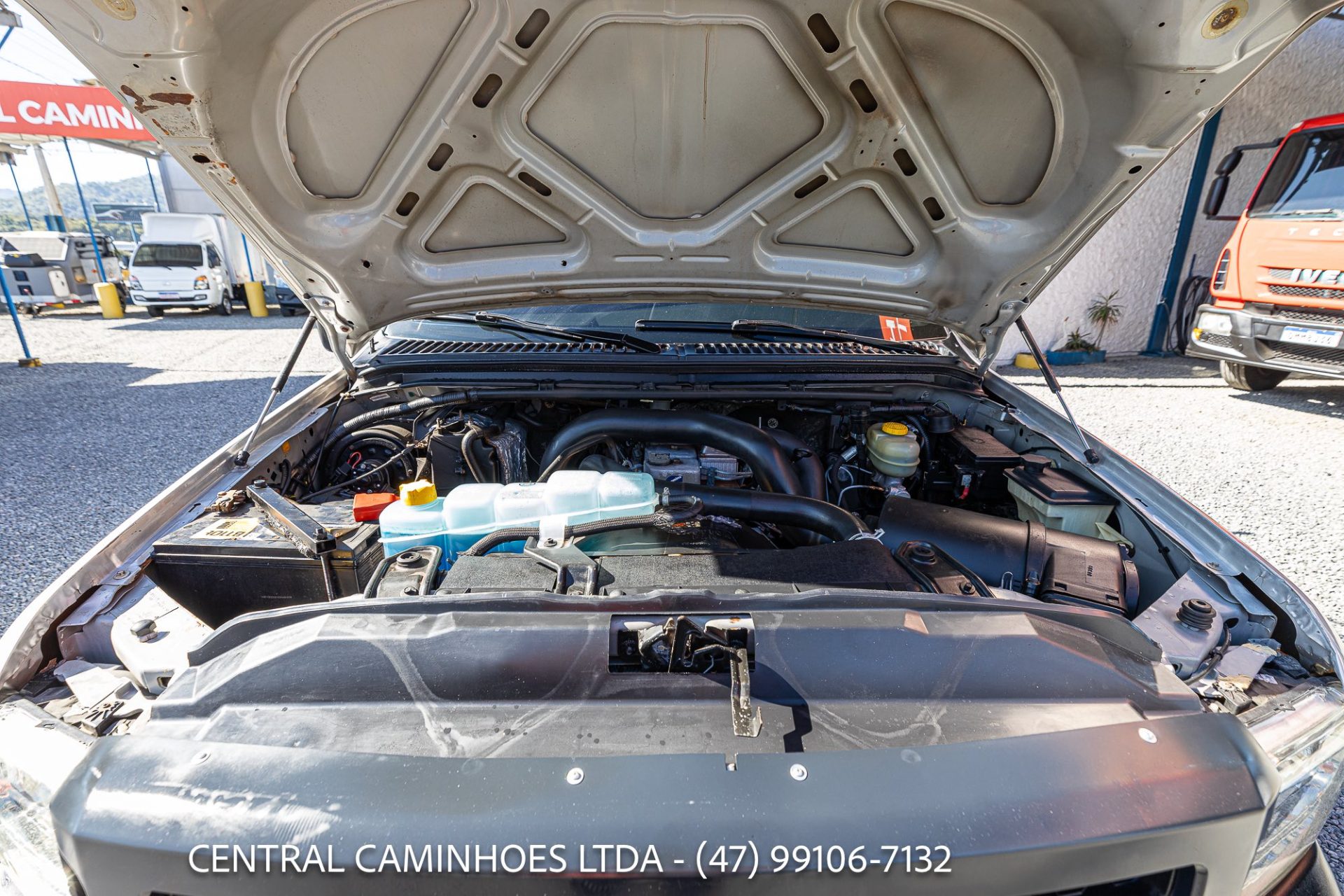 FORD F-350 ANO 2010 NA CARROCERIA DE MADEIRA