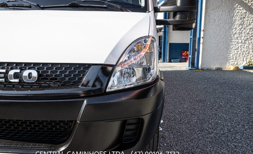 IVECO DAILY 70C17 ANO 2019 NO BAU COMPLETA