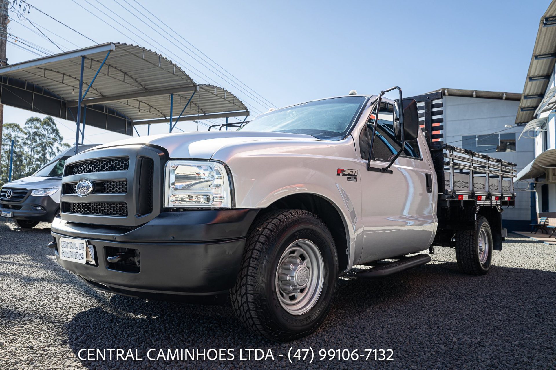 FORD F-350 ANO 2010 NA CARROCERIA DE MADEIRA