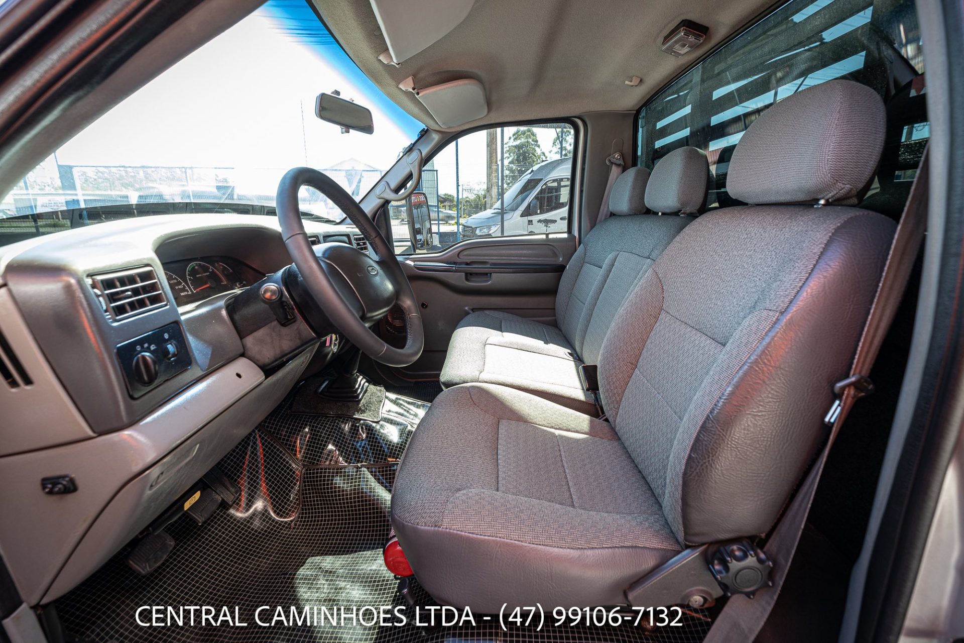 FORD F-350 ANO 2010 NA CARROCERIA DE MADEIRA