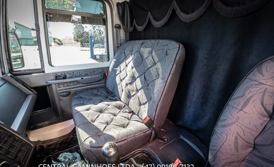 FORD CARGO 816 S ANO 2013 NO BAU FACCHINI