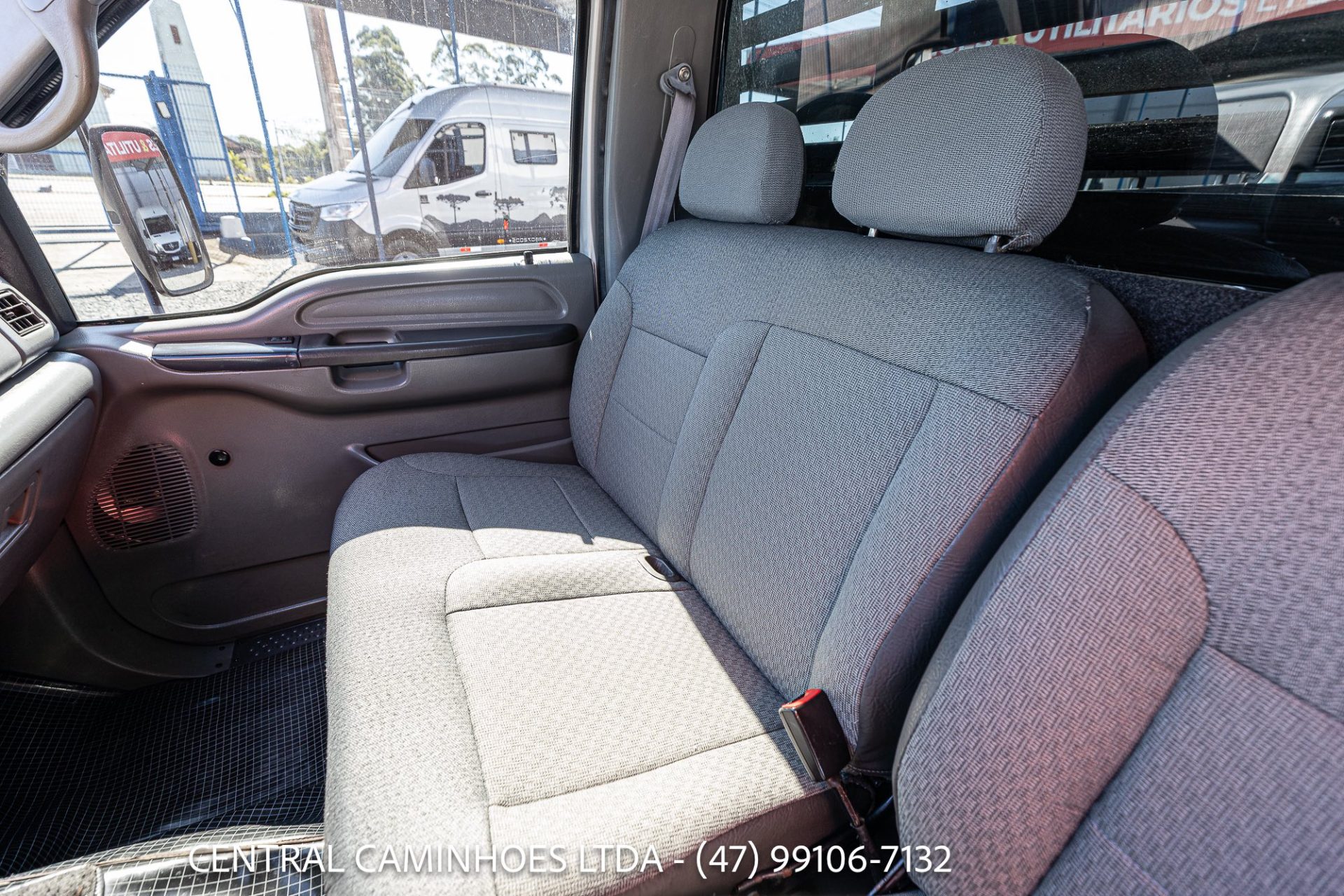 FORD F-350 ANO 2010 NA CARROCERIA DE MADEIRA