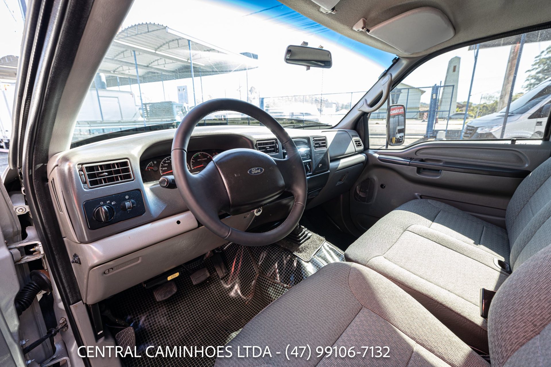 FORD F-350 ANO 2010 NA CARROCERIA DE MADEIRA