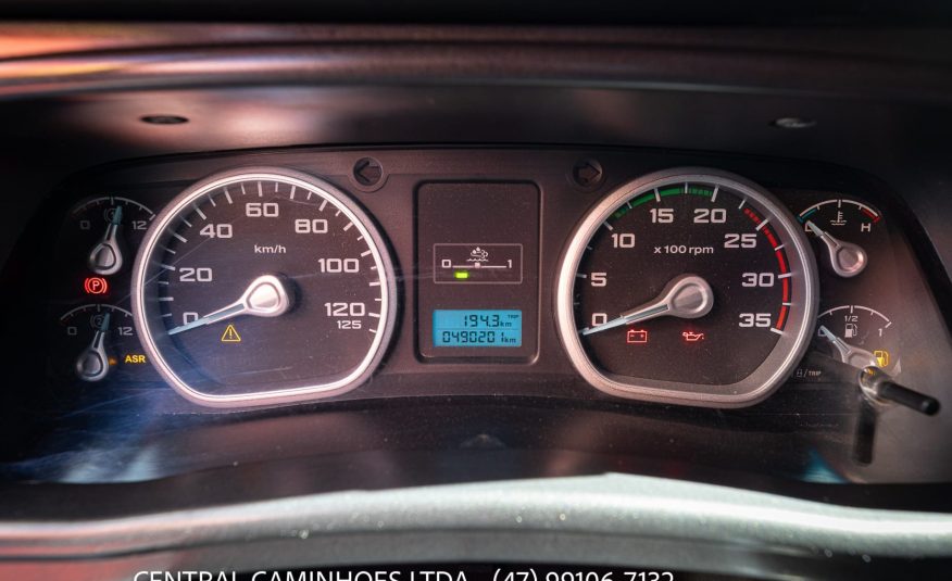FORD CARGO 816 S ANO 2013 NO BAU FACCHINI