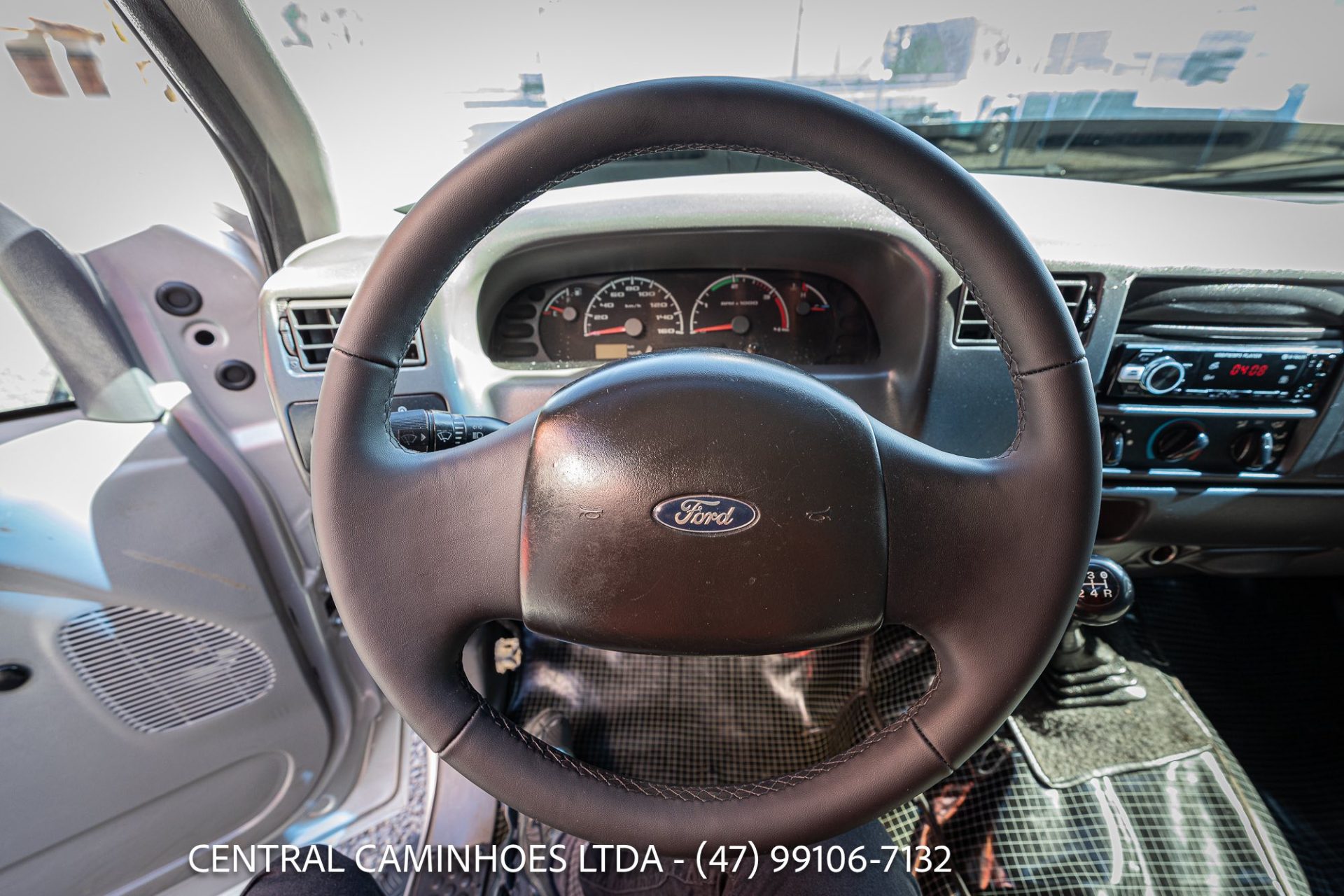 FORD F-350 ANO 2010 NA CARROCERIA DE MADEIRA