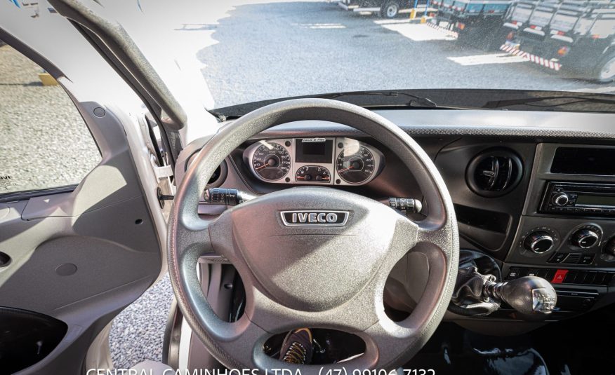 IVECO DAILY 70C17 ANO 2019 NO BAU COMPLETA