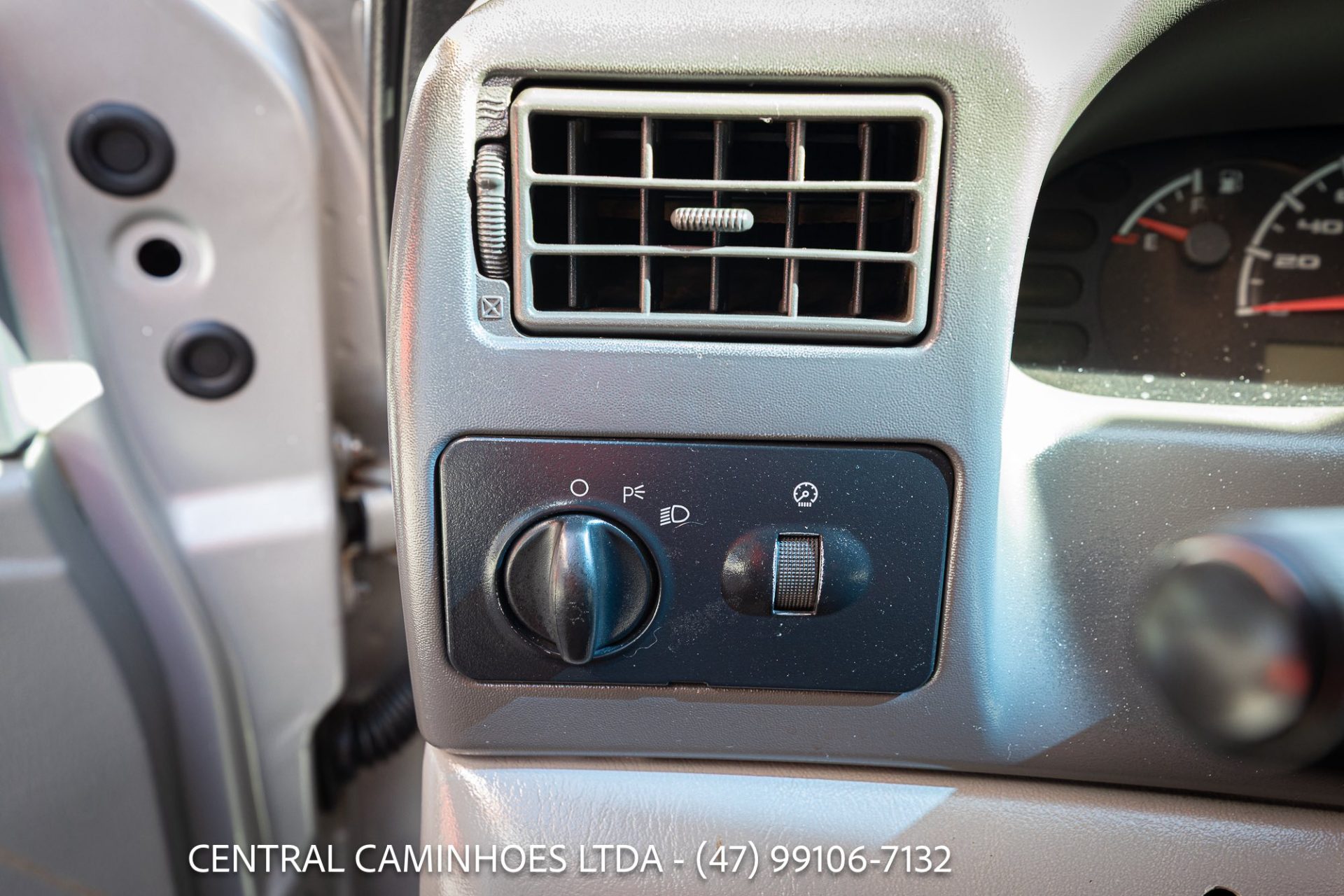 FORD F-350 ANO 2010 NA CARROCERIA DE MADEIRA