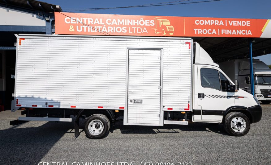 IVECO DAILY 70C17 ANO 2019 NO BAU COMPLETA