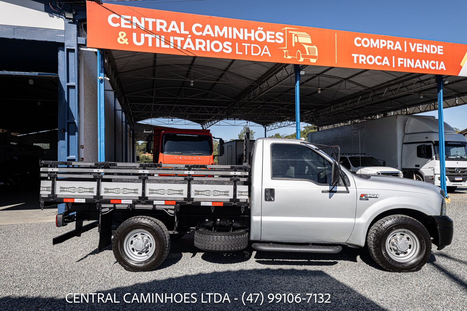 FORD F-350 ANO 2010 NA CARROCERIA DE MADEIRA